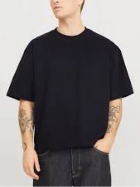 Amongst others boxy Men's Black Short Sleeve Crew Tee